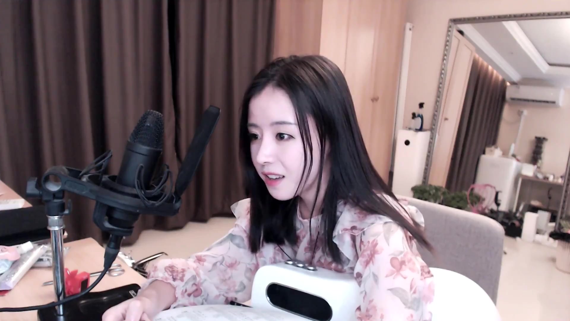 【御妹】这声音我爱了~ - 花花大总攻呀 - 哔哩哔哩直播,二次元弹幕