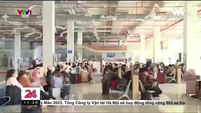 [图]day142越南语新闻听力（后带翻译）Bến xe Miền Đông mới nhộn nhịp ngày cận Tết