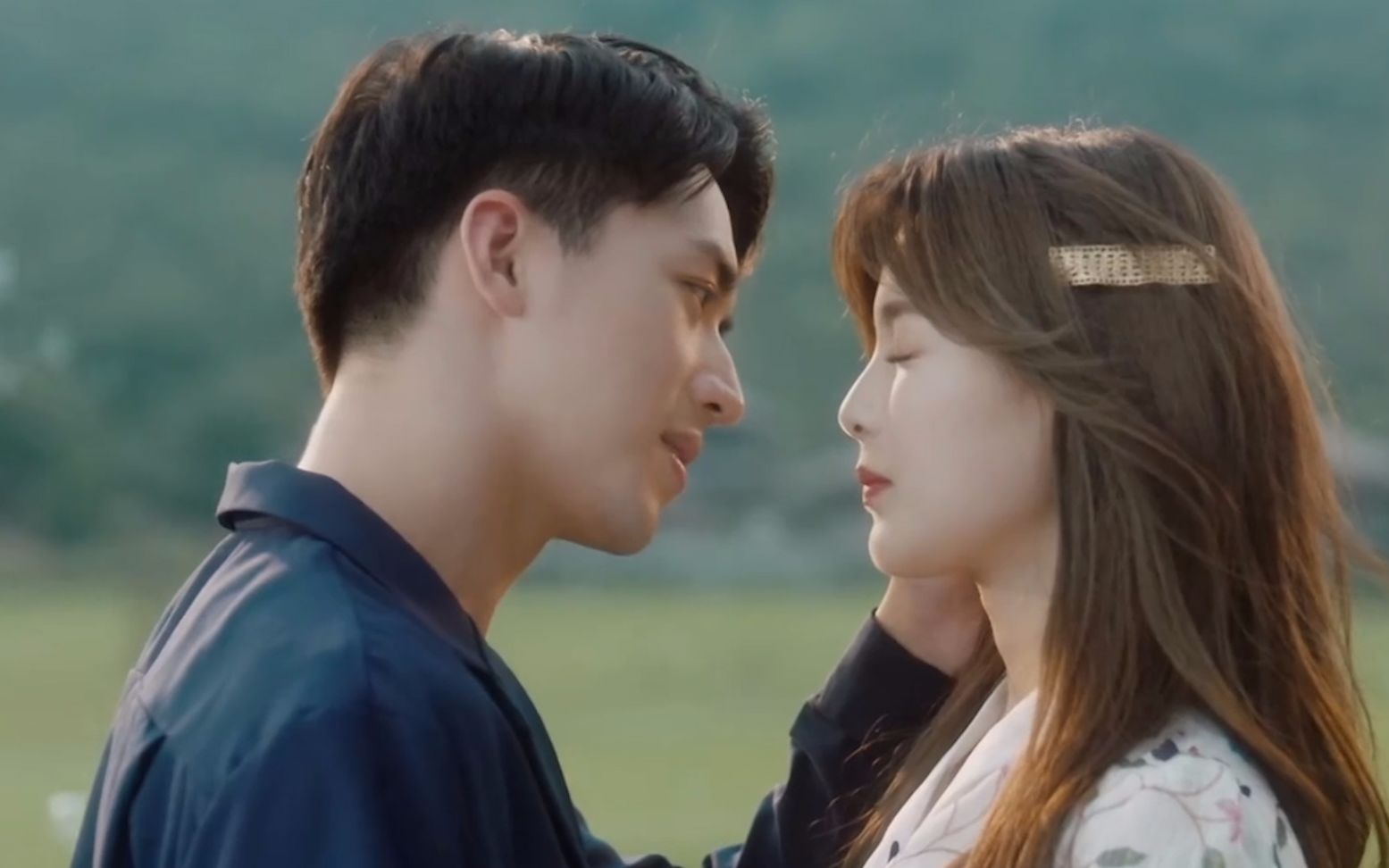 《仲夏满天心》开播!杨超越与许魏洲先婚后爱,演绎中国浪漫满屋!