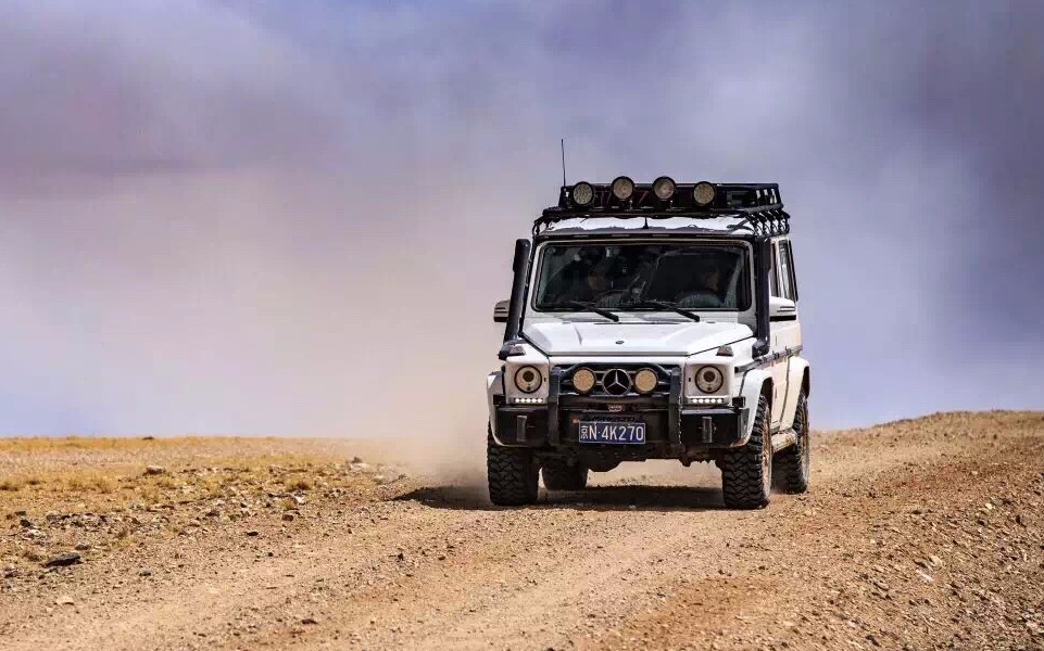 详解大g防弹改装侣行自驾穿越中东的奔驰g500是每个男人的终极梦想