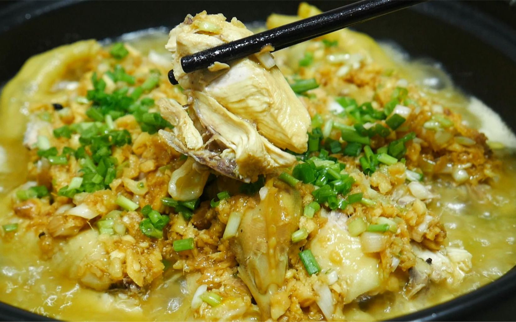 胖哥教大家一道"姜汁鸡"的做法,鸡肉嫩滑开胃,越吃越过瘾