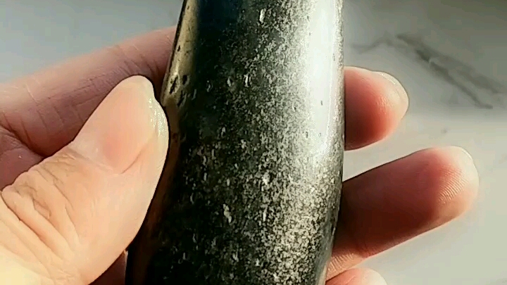 和田玉墨玉籽料原石