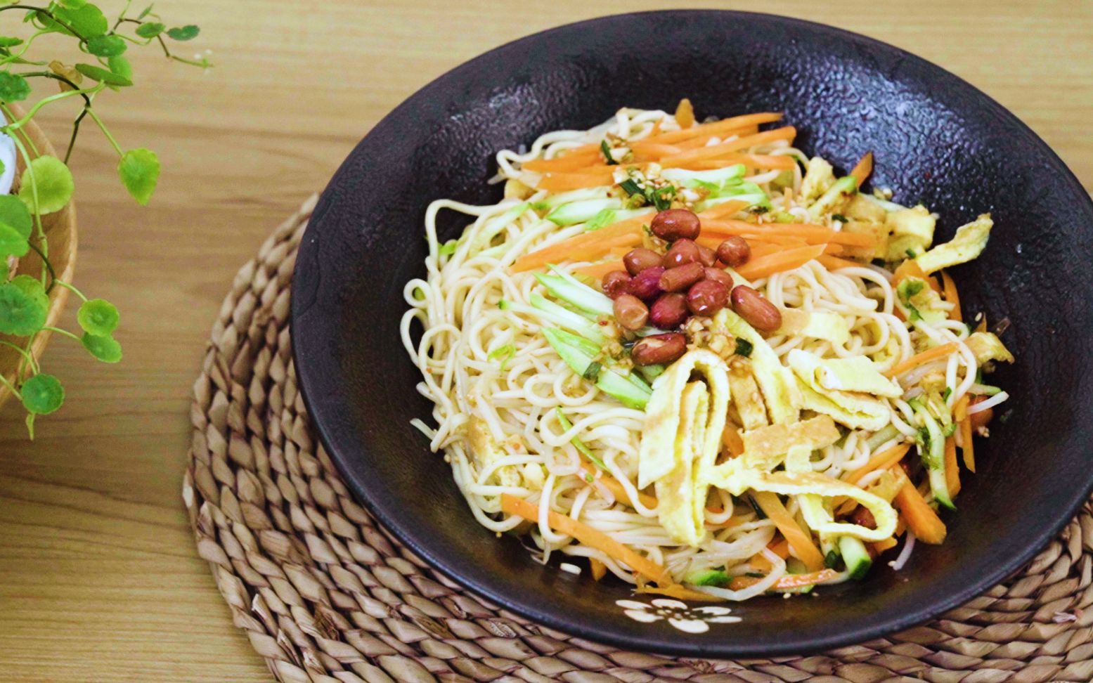 清爽又开胃的酸辣凉面,好吃到停不下来