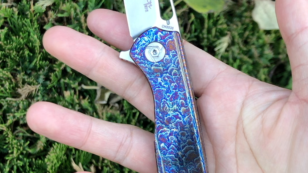 国产折刀ch3538陈子平刀柄处理的十分有特色价格也不贵做工很优秀的一