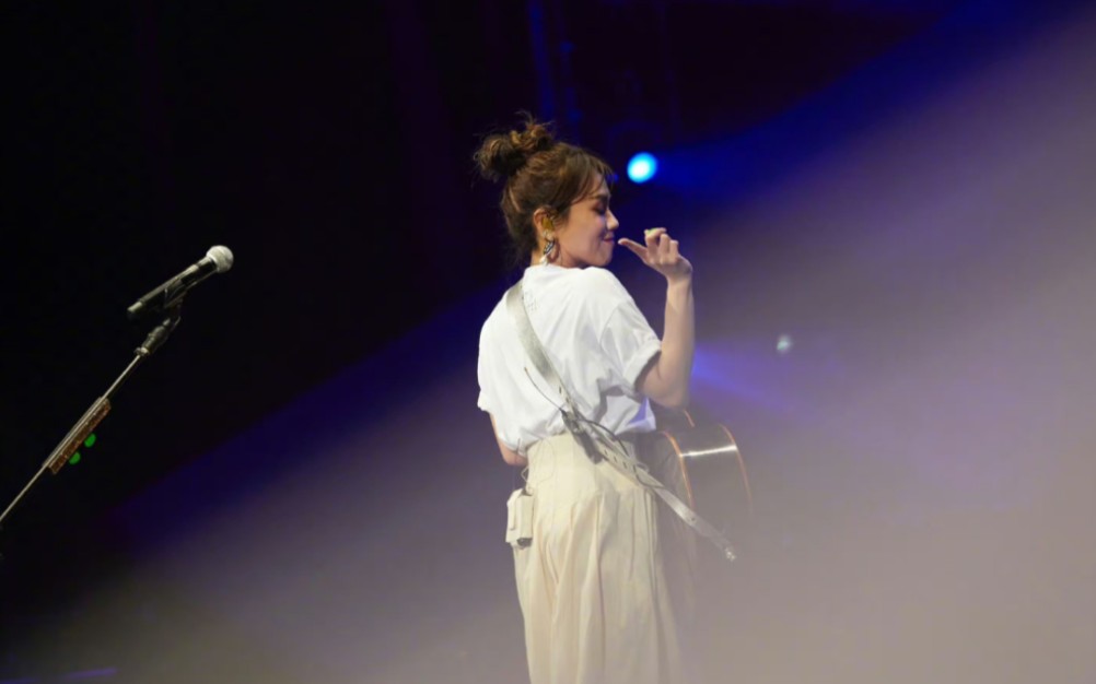 蔡健雅live 弹唱【让浪漫做主 出走】