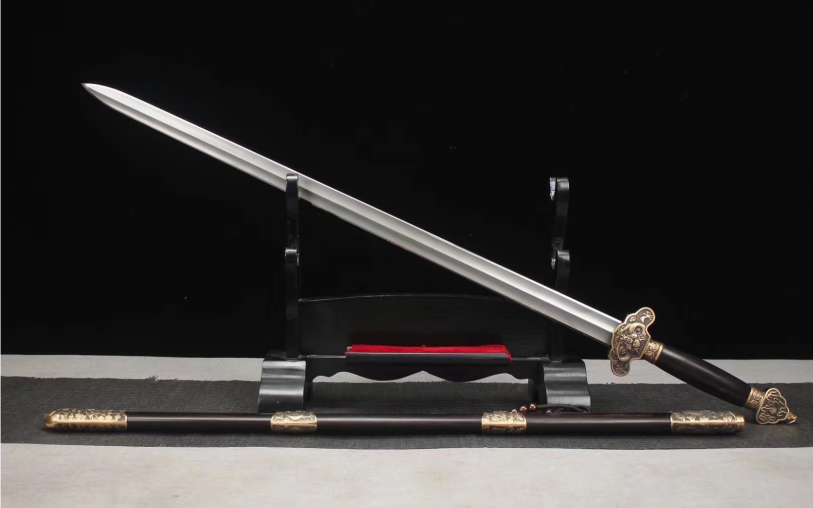 铜装黑檀木剑鞘百炼天星纹花纹钢大瓦楞中式研清剑—御龙剑