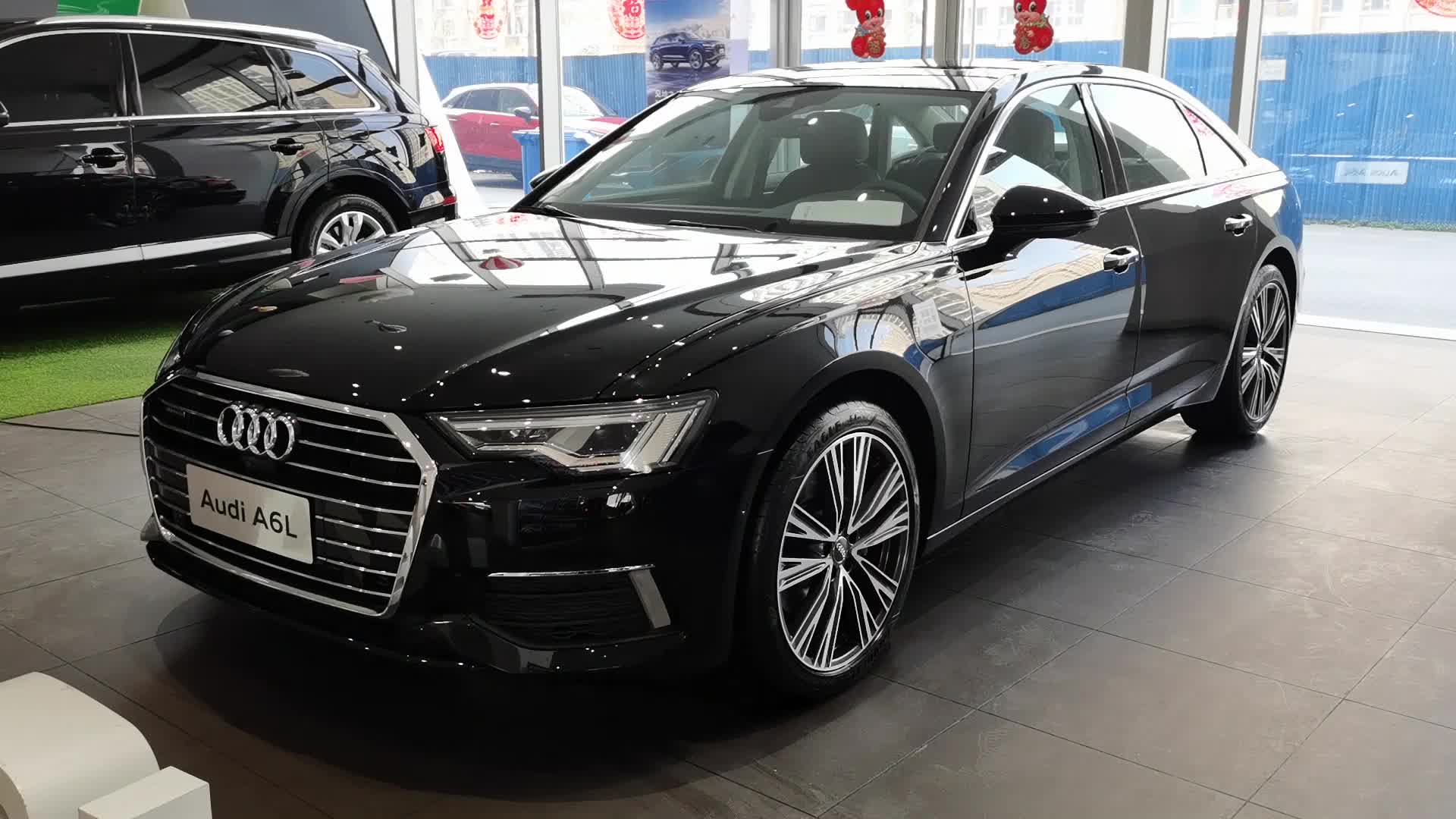 新款的奥迪a6,还是四驱版,真不错,买车也是买新不买旧