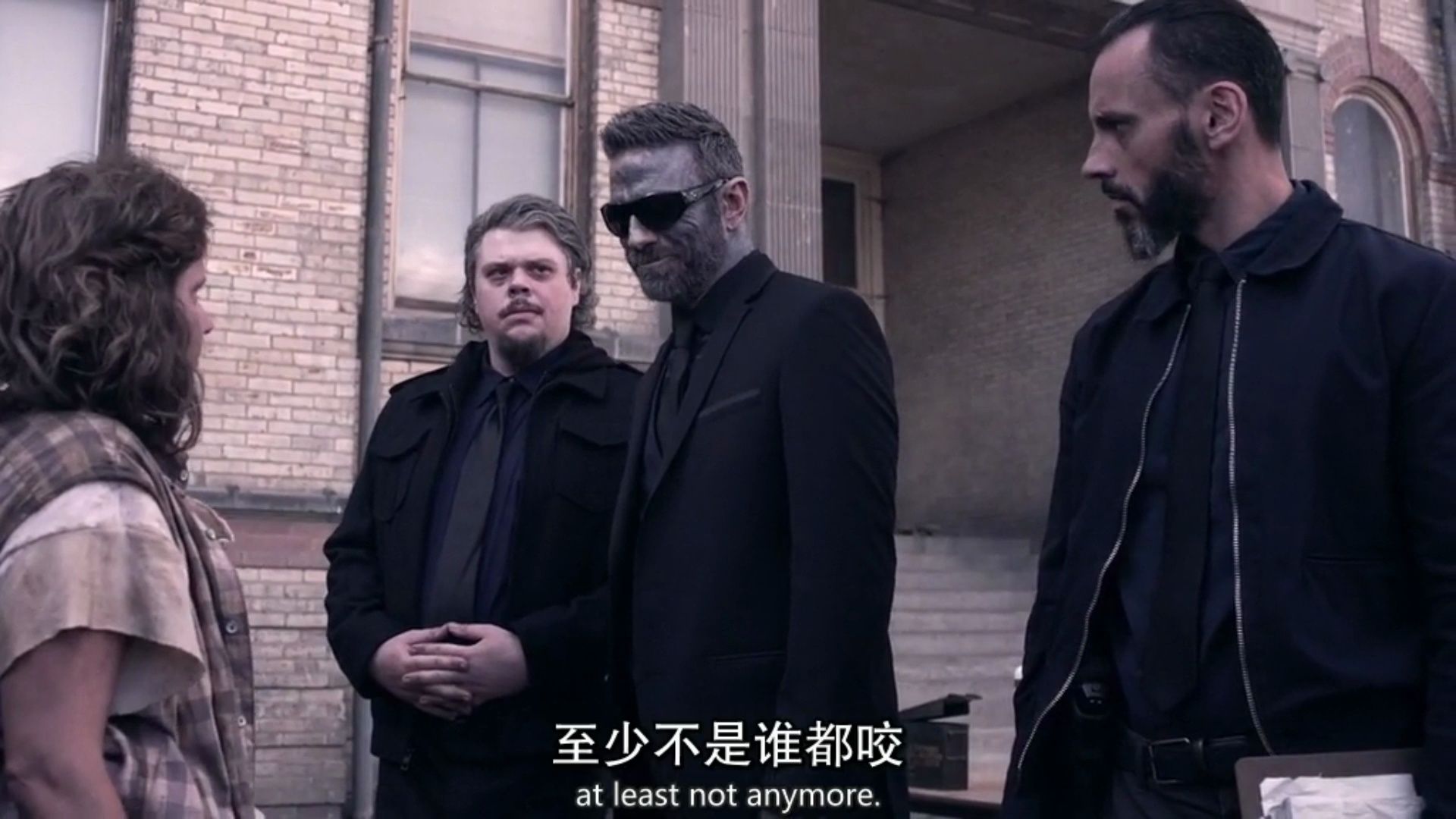 帅气老登!跟着up从零开始看搞笑丧尸片丧尸国度第三季第七集p1