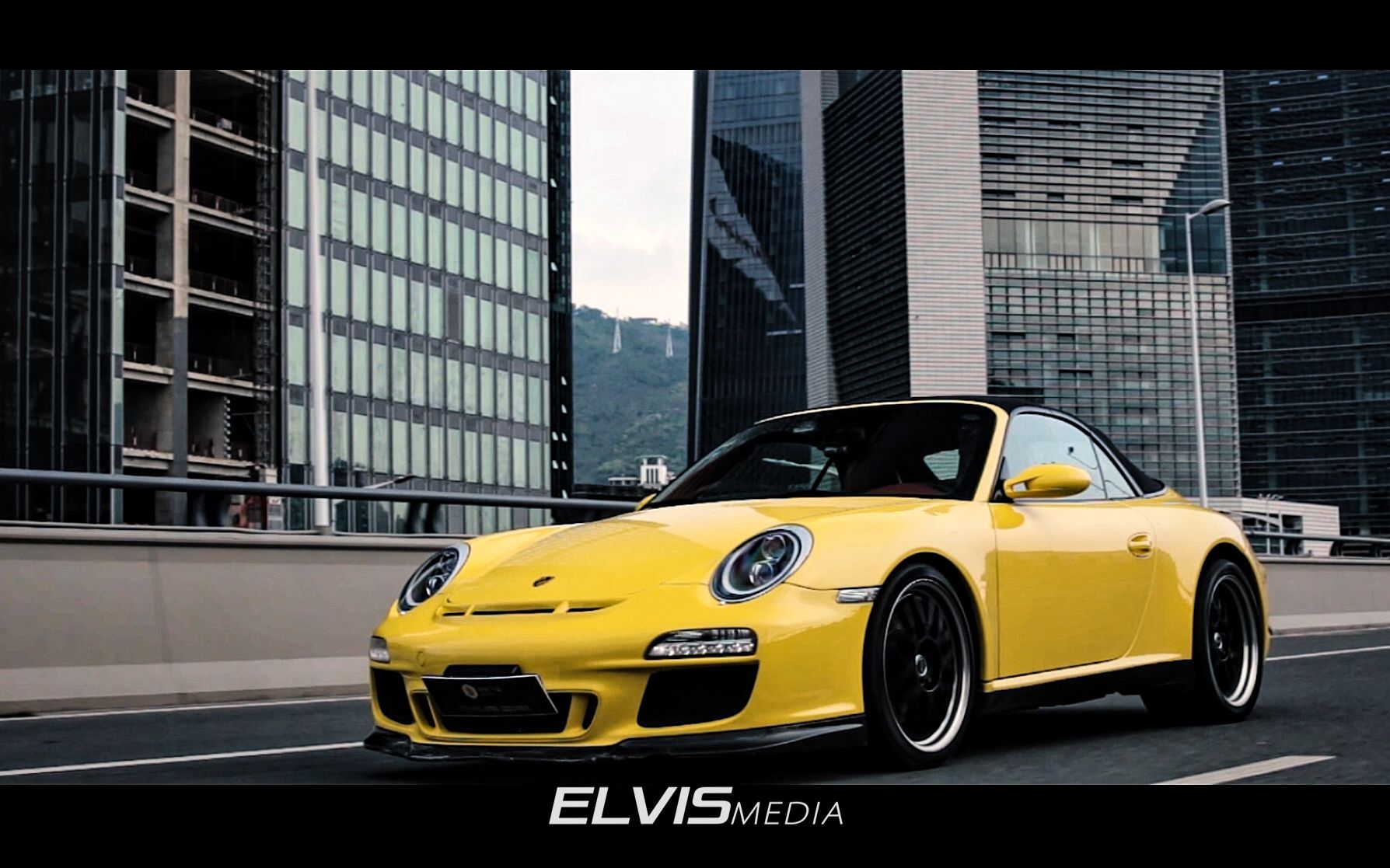 【gorgerous yellow】elvis media x bibi car 保时