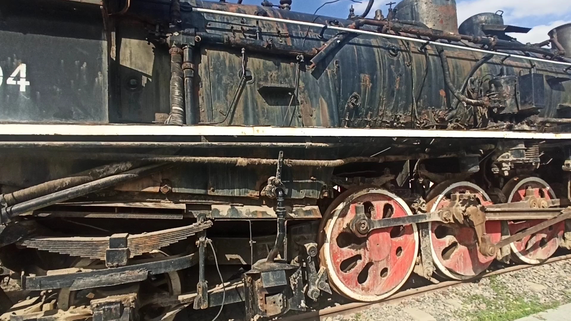 探秘两台报废蒸汽机车