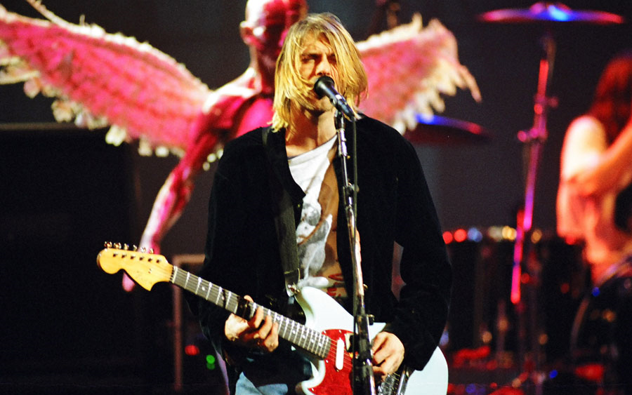 [图]Nirvana - School (Live and loud 1993)