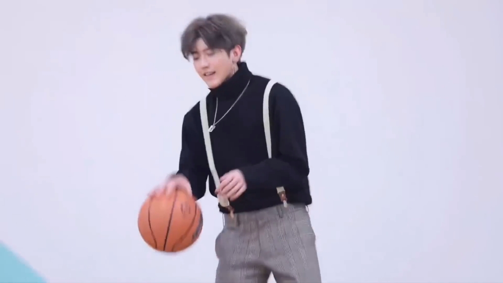 坤坤10分钟打篮球