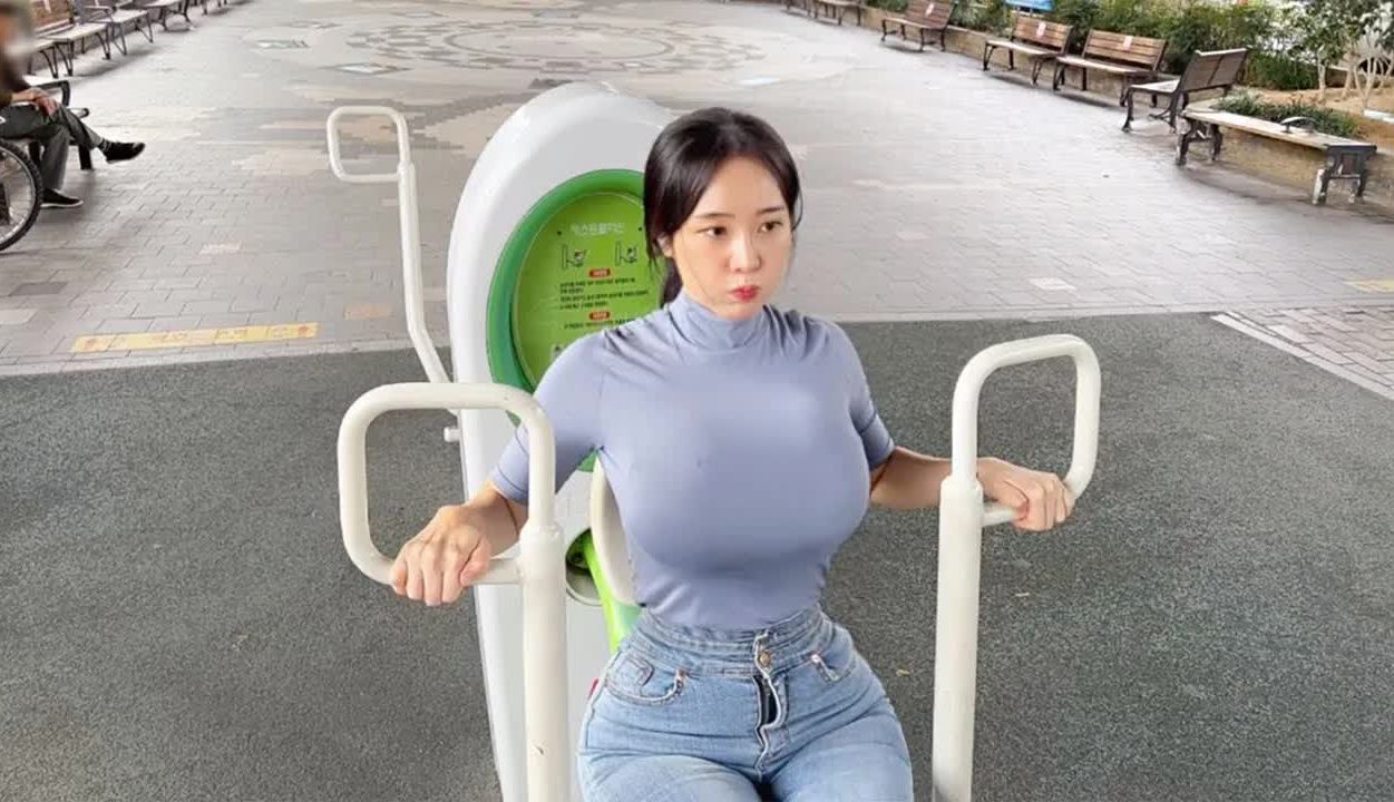 【gawonaa】韩国健身妹子户外功能健身