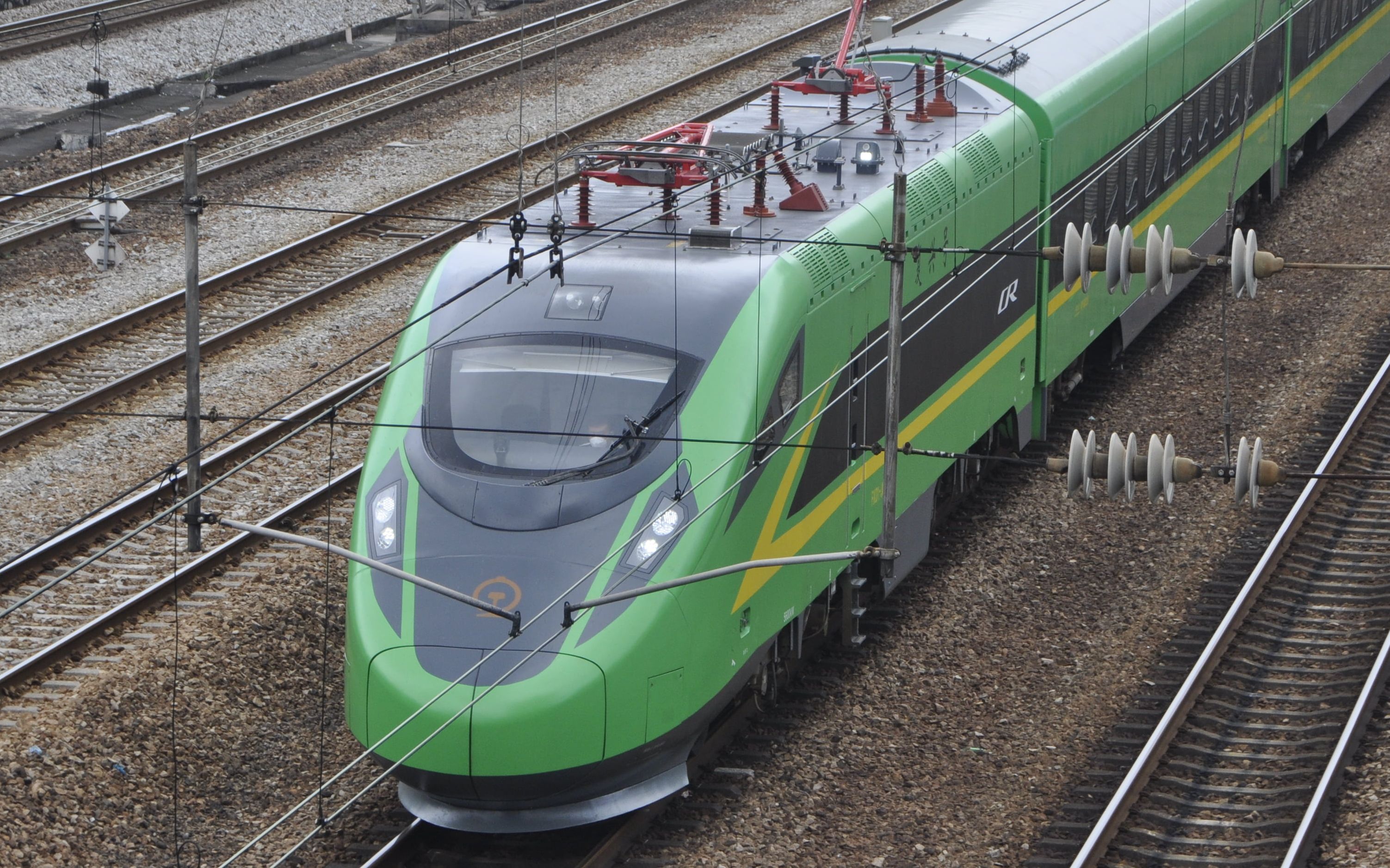 立及甬光临广州 d727进广州东站存车