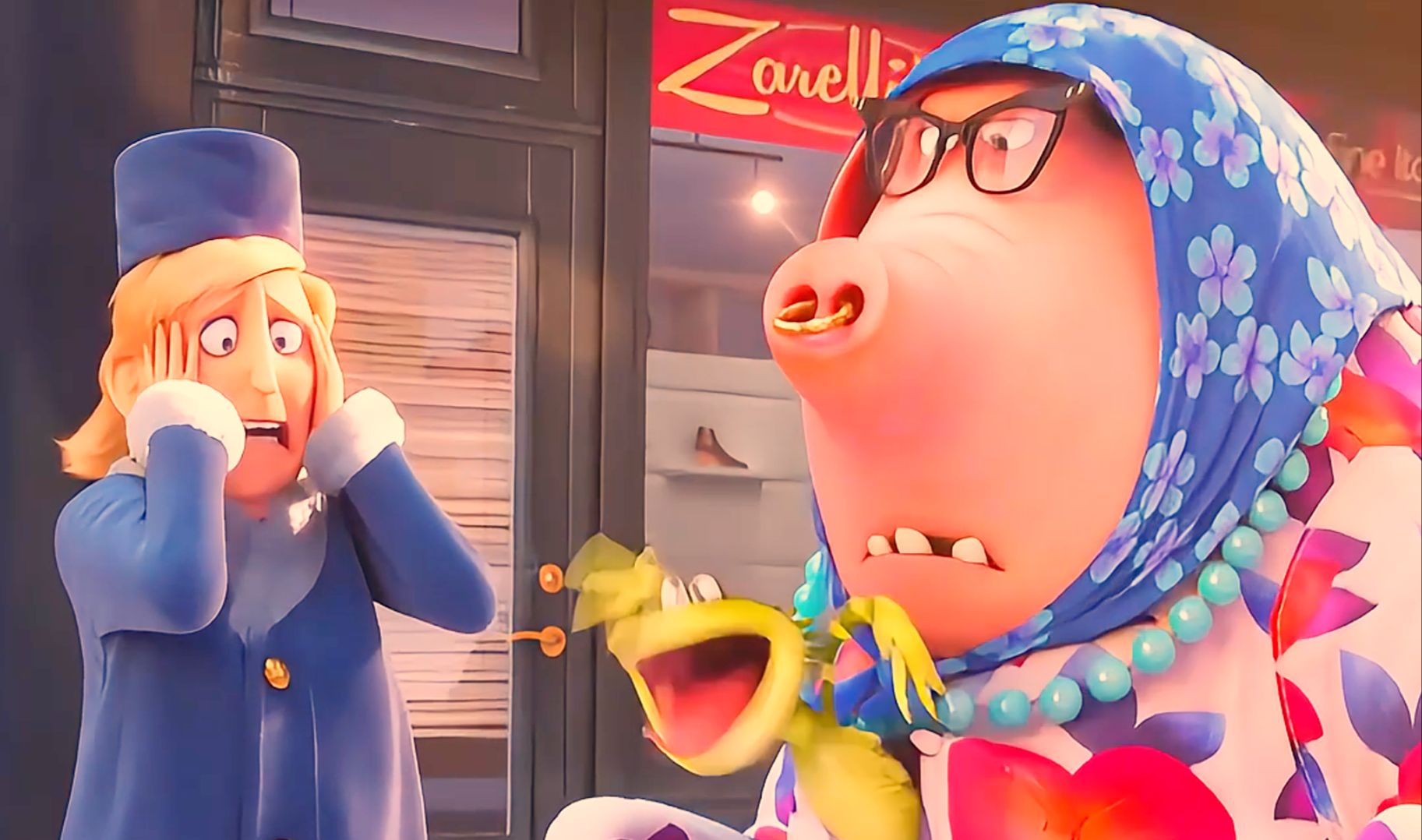 宠物猪伪装成贵妇人的样子,出门逛街《爱宠大机密》