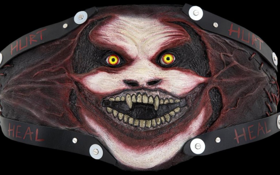 【wwe】"邪神"bray wyatt展示个人专属的邪神版环球冠军腰带_哔哩哔哩