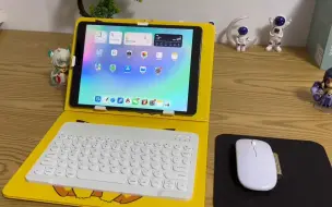 Скачать видео: ipad 连 蓝牙键盘鼠标