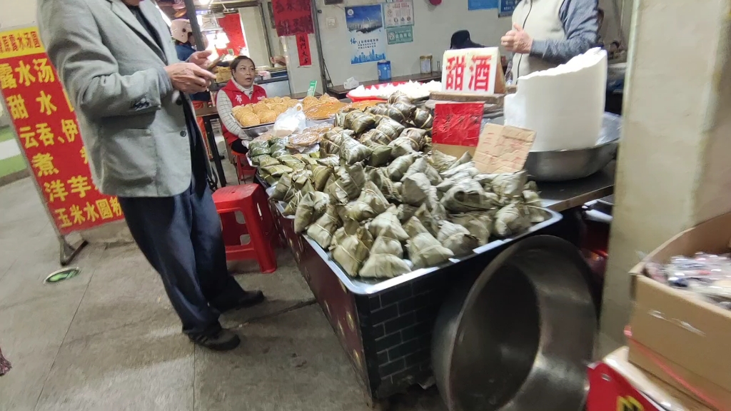 早起逛逛家附近的菜市场