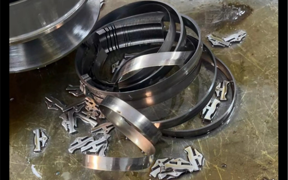 本田cvt也能吹图片里两台都是本田cvt钢带断裂本来就是降低成本的