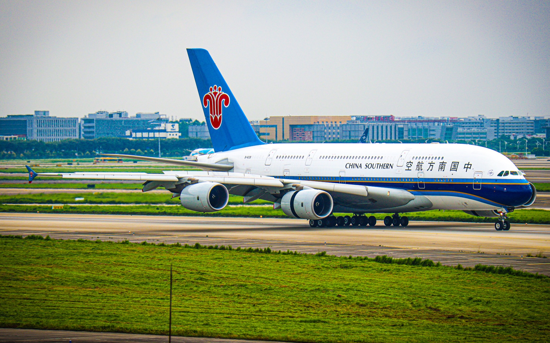 蹲南航a350与loveplane一起在广州白云机场拍飞机