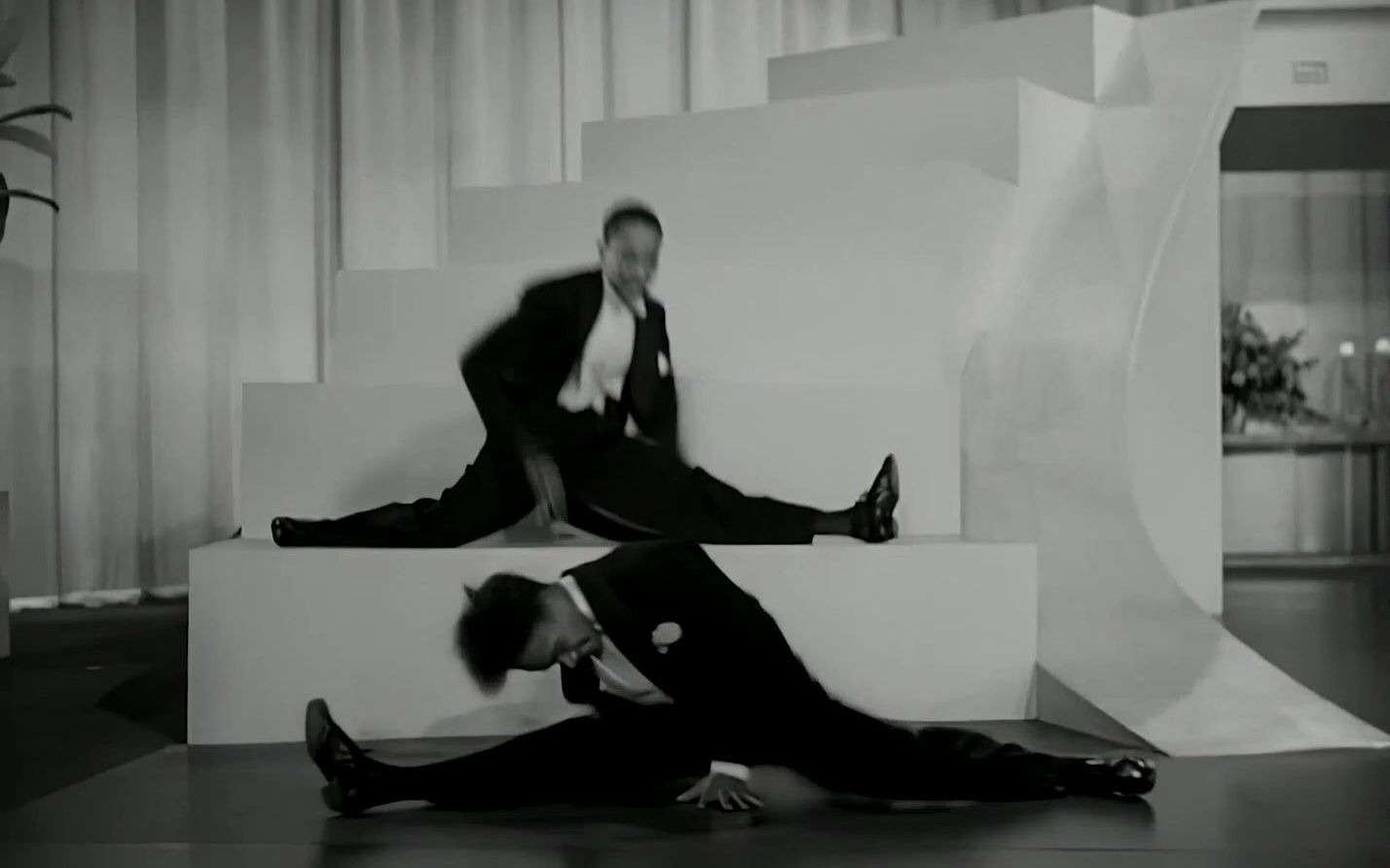 [图]尼古拉斯兄弟最著名的踢踏舞 P60帧！Nicholas Brothers & Cab Calloway in Stormy Weather at 1440p60