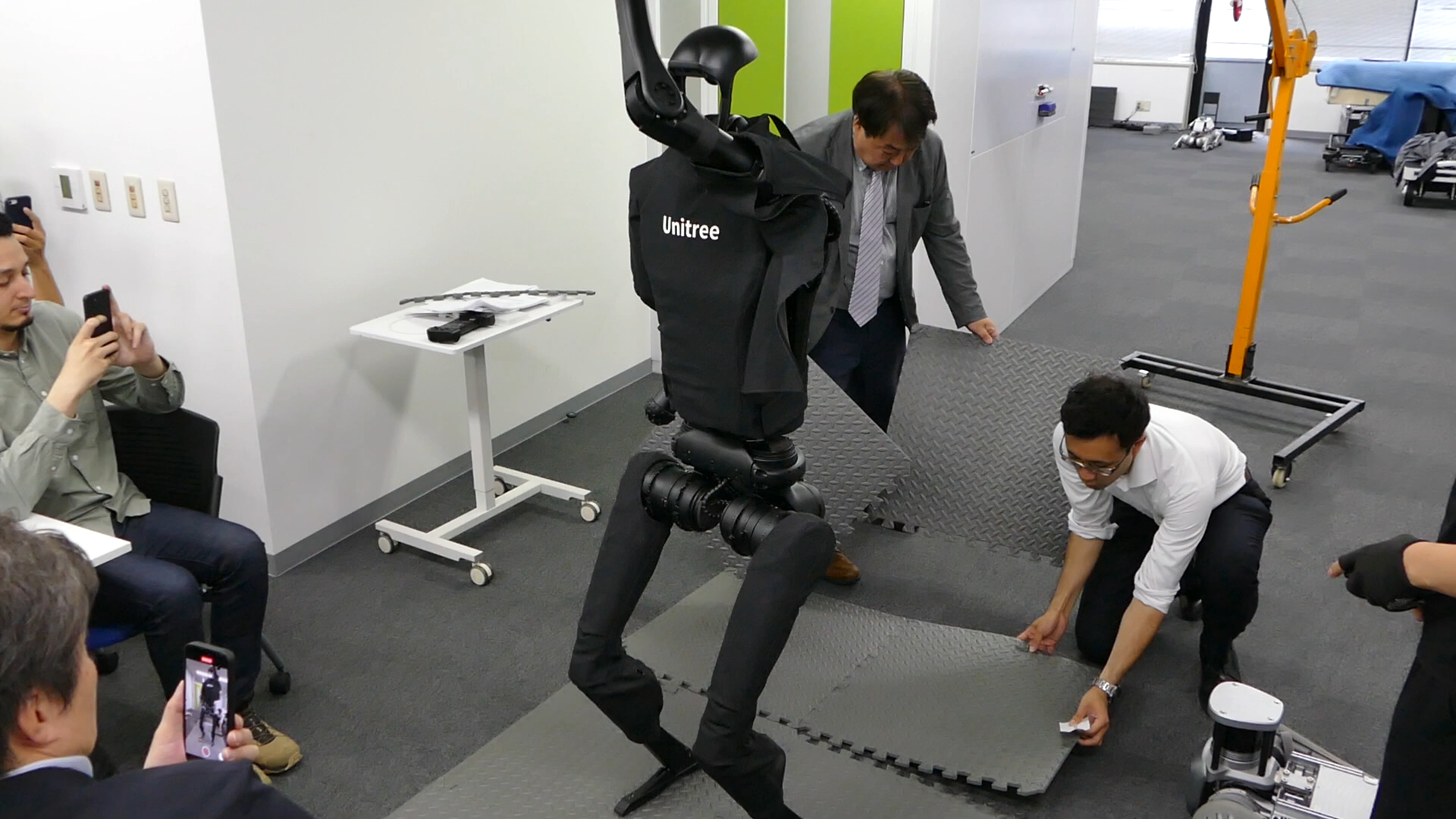 宇树 机器人 unitree h1行走视频