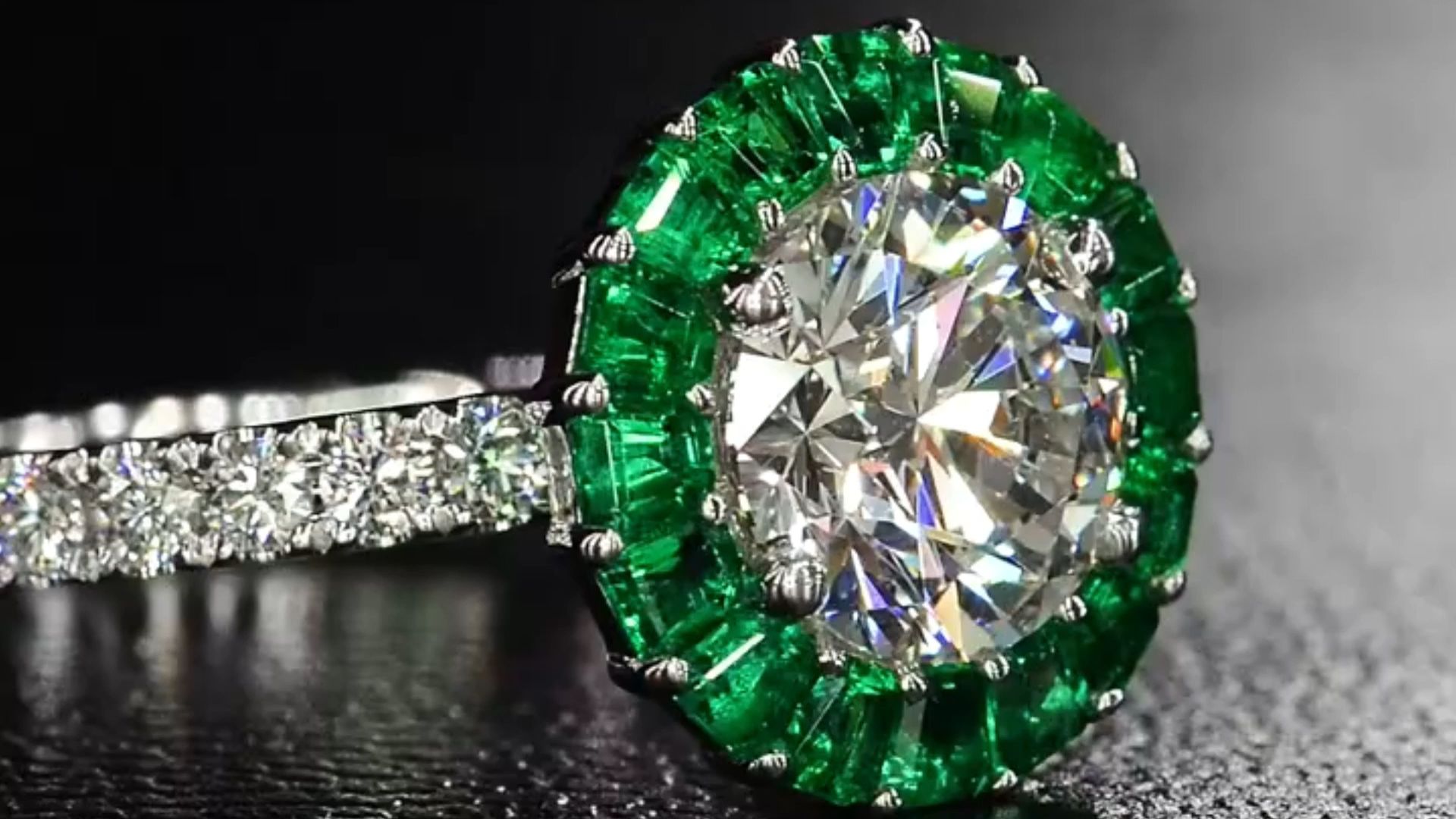 顶级祖母绿戒指-分享一波那些看起来很贵的祖母绿戒指