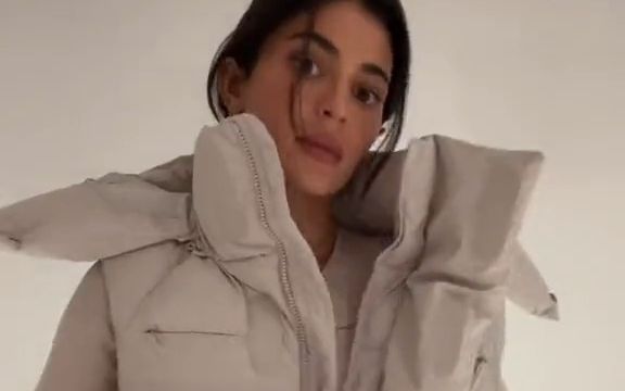 Kylie Jenner个人品牌Khy羽绒服系列即将上线哔哩哔哩bilibili