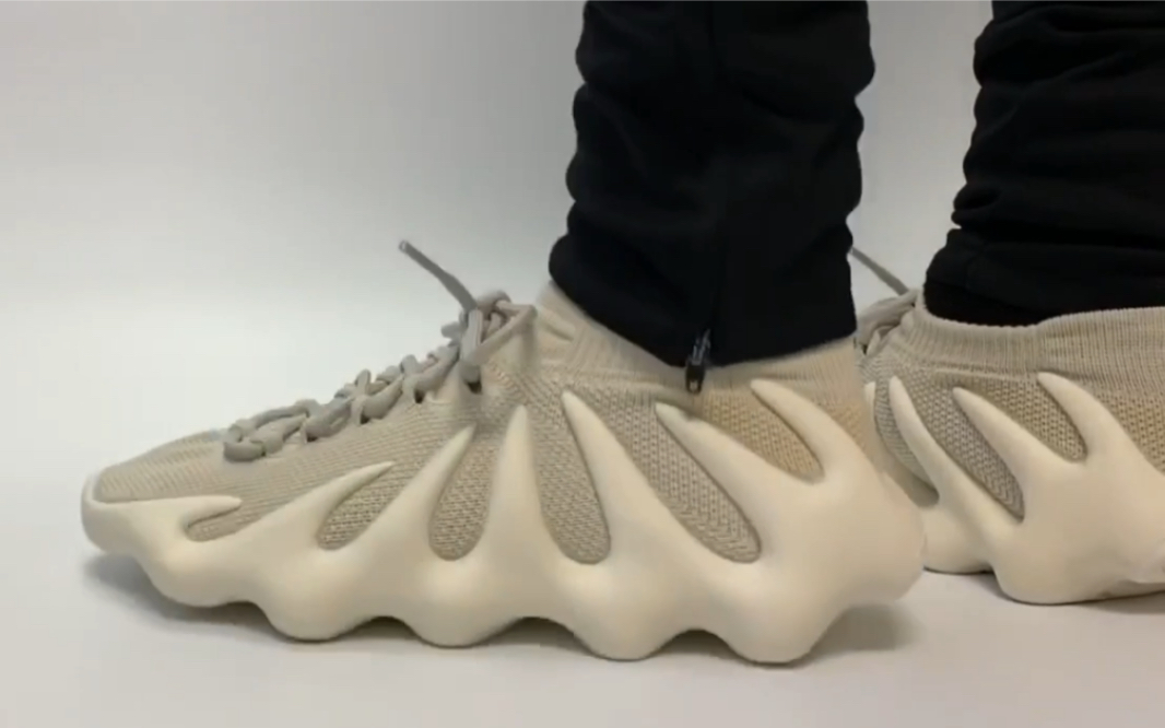 白灰 Yeezy 450 上脚 独特的颜值你驾驭得住吗?哔哩哔哩bilibili