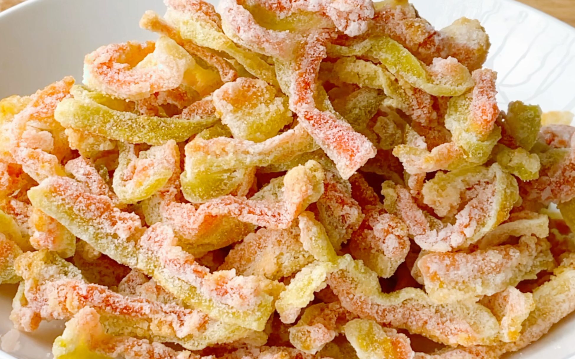 西瓜皮千万别扔掉,简单两步做成西瓜糖,香甜有嚼劲,出锅被抢光