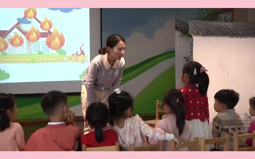 [图]小班社会公开课《佩奇家着火了》幼儿园优质公开课 幼儿园 幼儿园优质课视频 幼儿园小班公开课