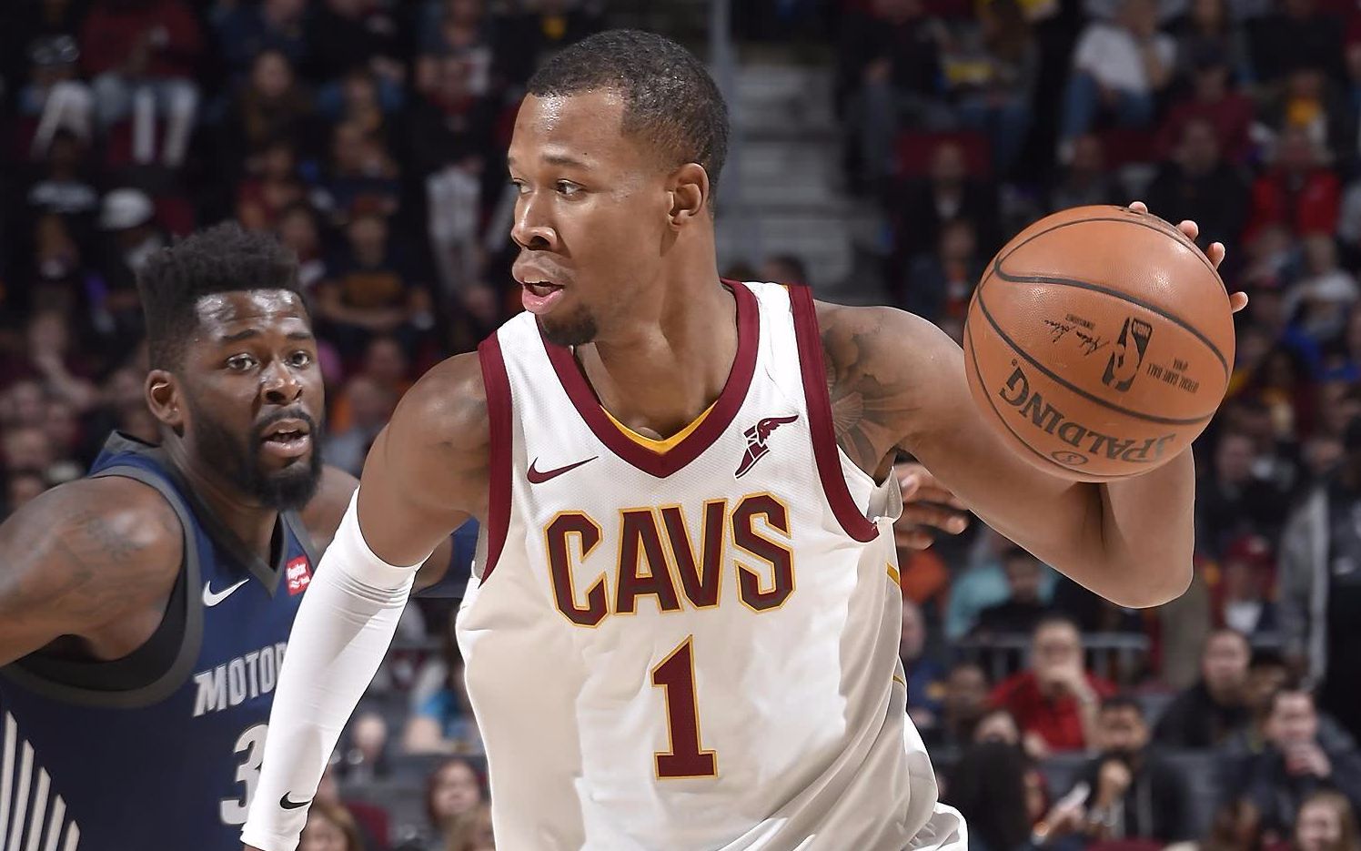 胡德是詹姆斯最需要的队友他的远投能力出众却不被重用骑士队的秘密