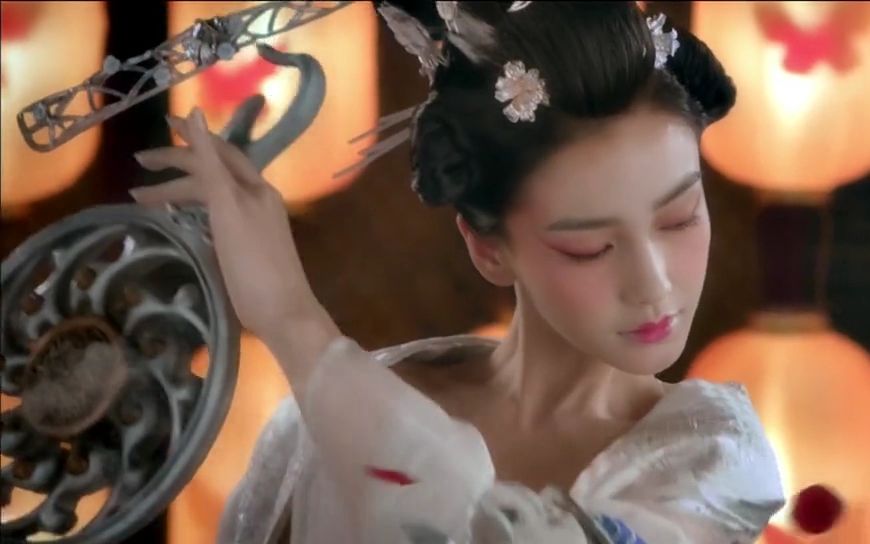 用或其他应用扫描二维码 点赞 《狄仁杰之神都龙王》angelababy 饰