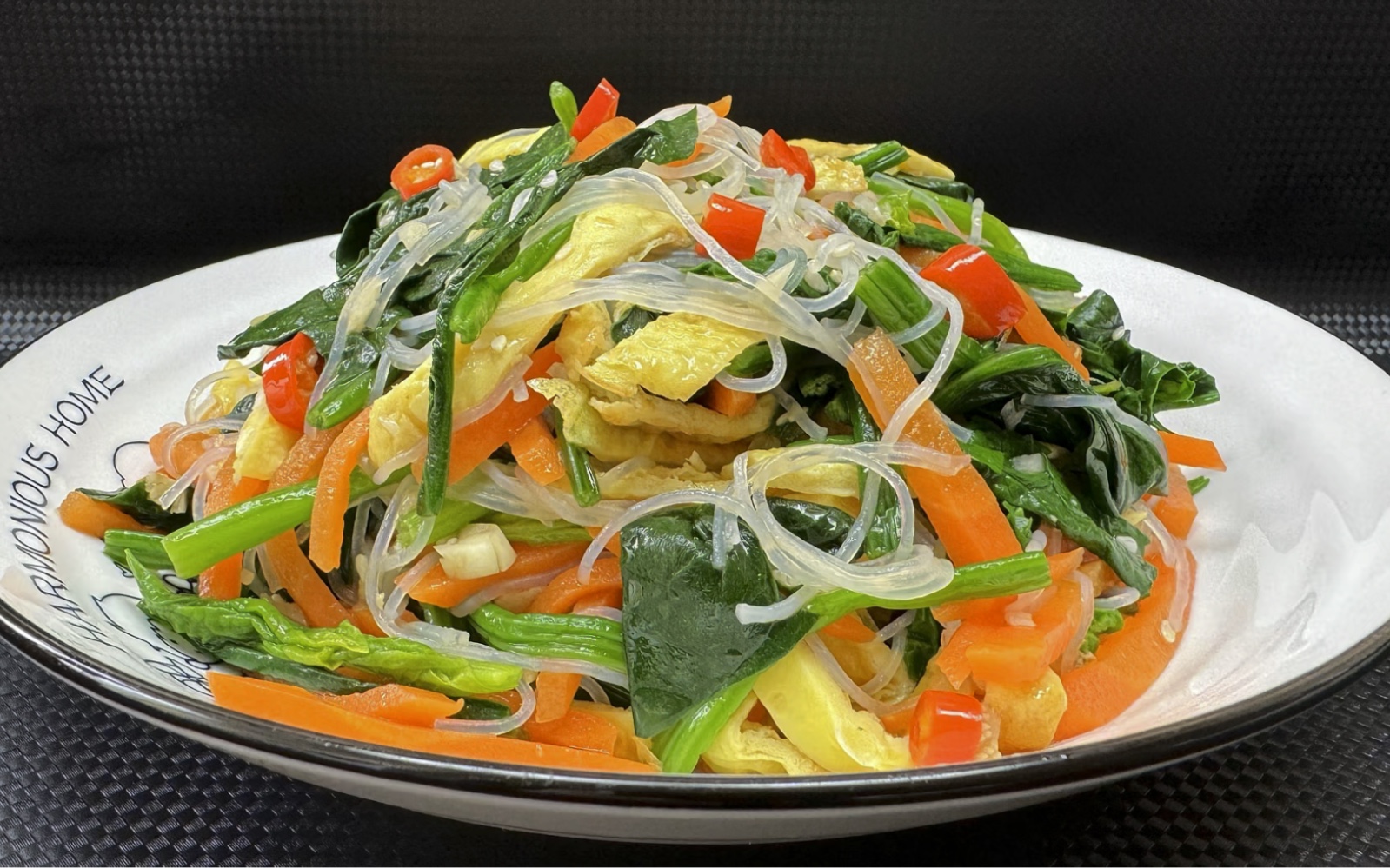 菠菜这个吃法绝了,年夜饭不可少的一道凉菜,比大鱼大肉受欢迎.