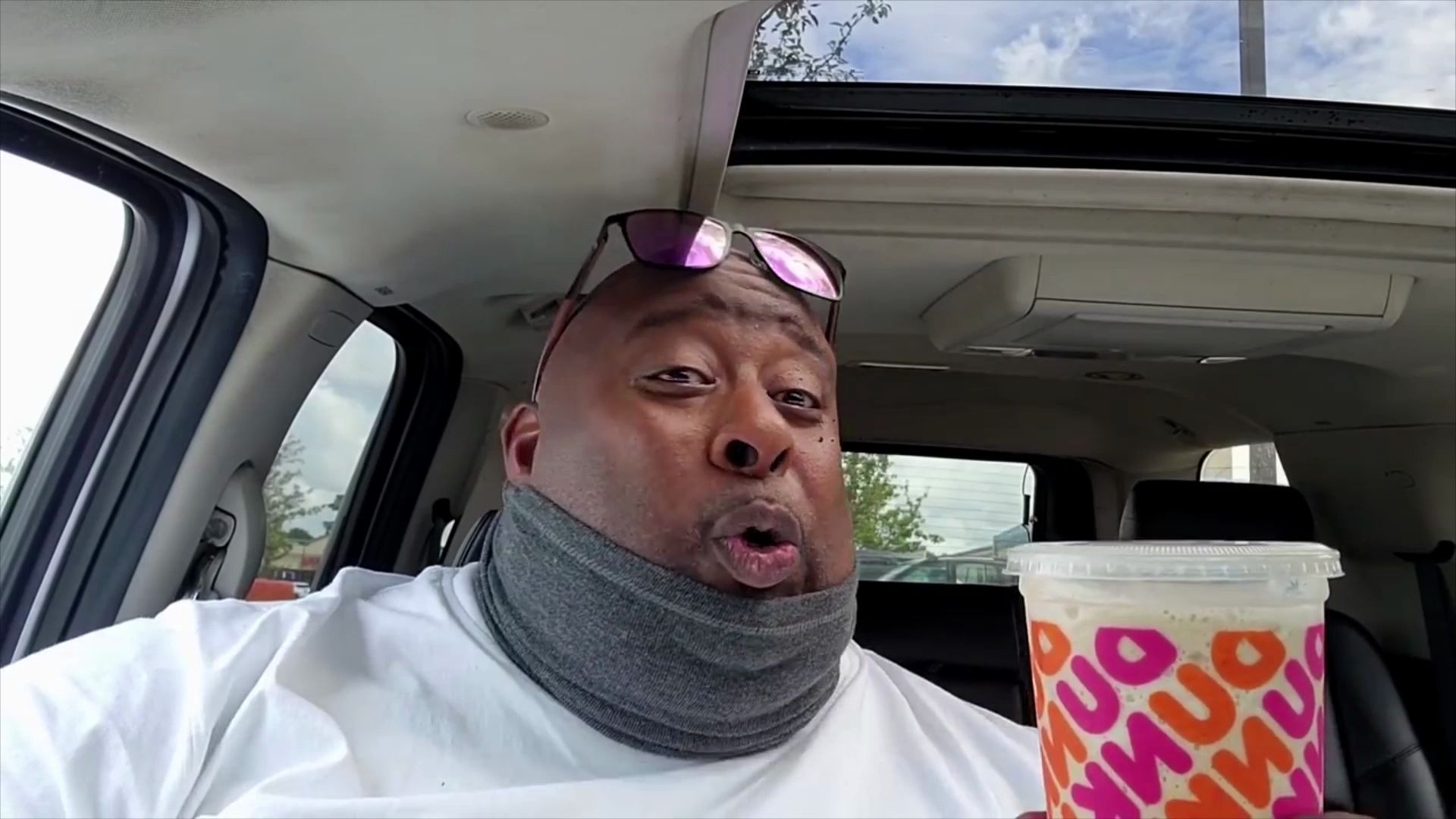 碳酸教父深渊巨喉巅峰教父回来了12秒吸入咖啡冰沙冰到摔墨镜