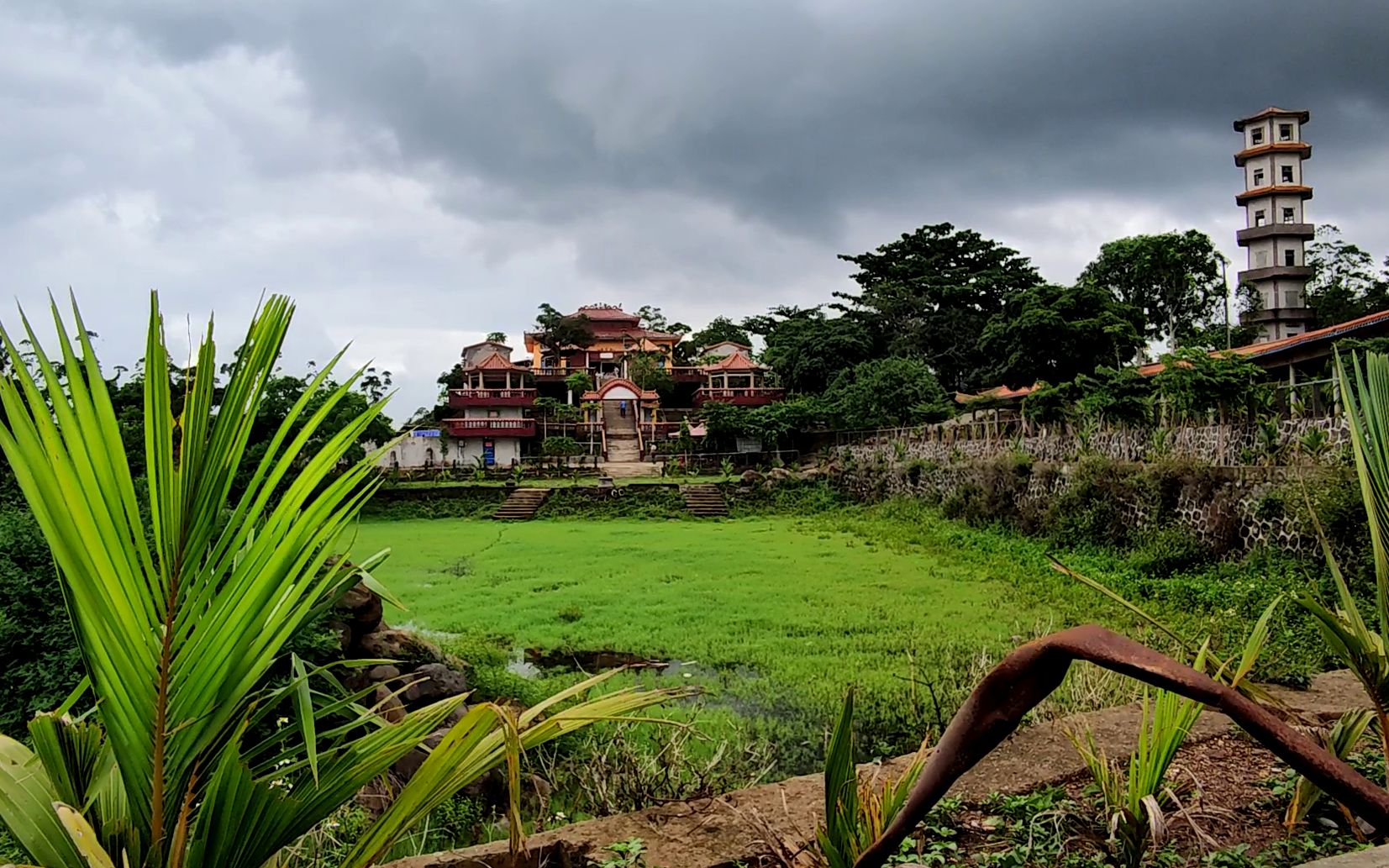 跟我穿粤到临高之,高山岭上遇到好心人,主动送我回