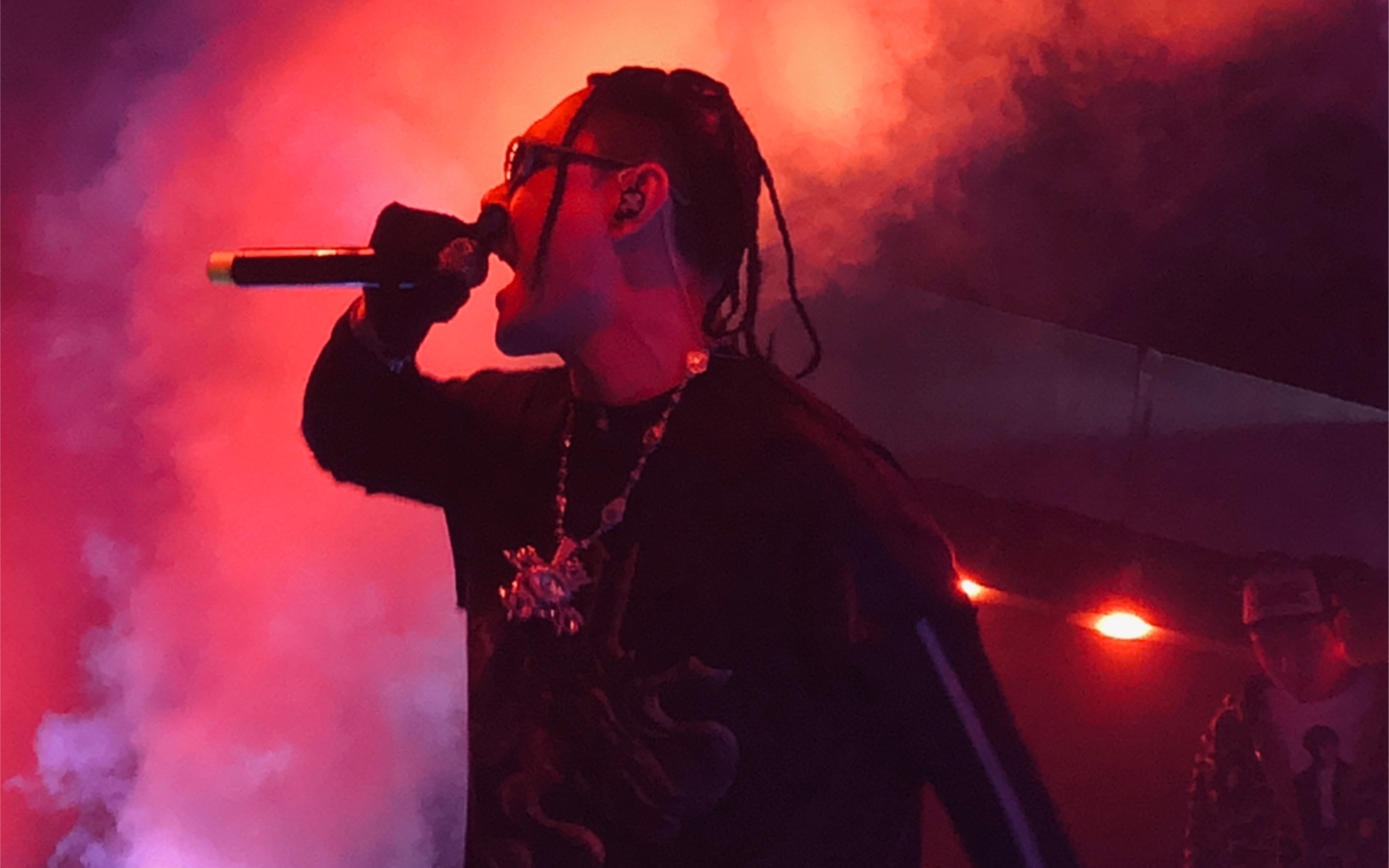 mac ova seas巡演深圳站 人为财死 鸟为食亡