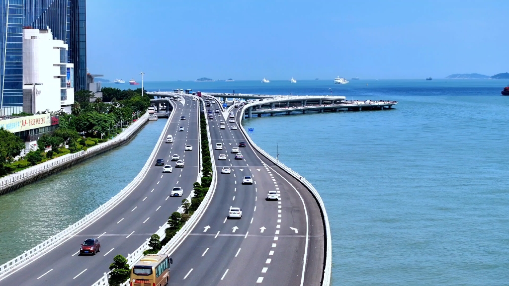 这里是厦门演武大桥!堵车都浪漫的地方!