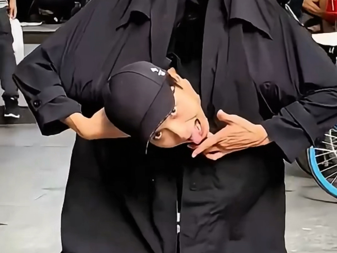 揭秘人头移位魔术,原理非常简单!