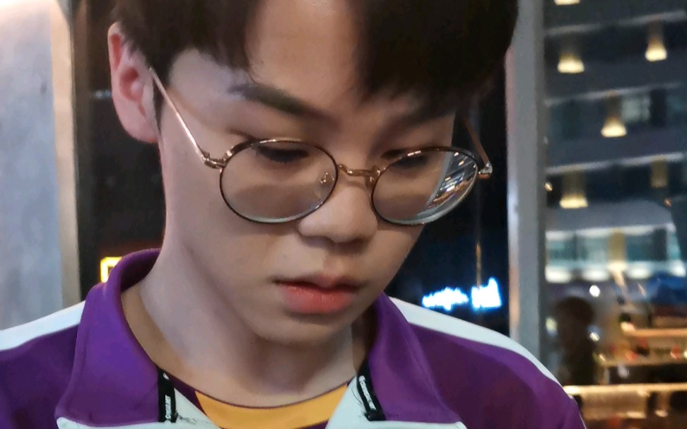 pel和平精英职业联赛2021s1 nv腾讯视频战队jimmy居米 赛后签名视频