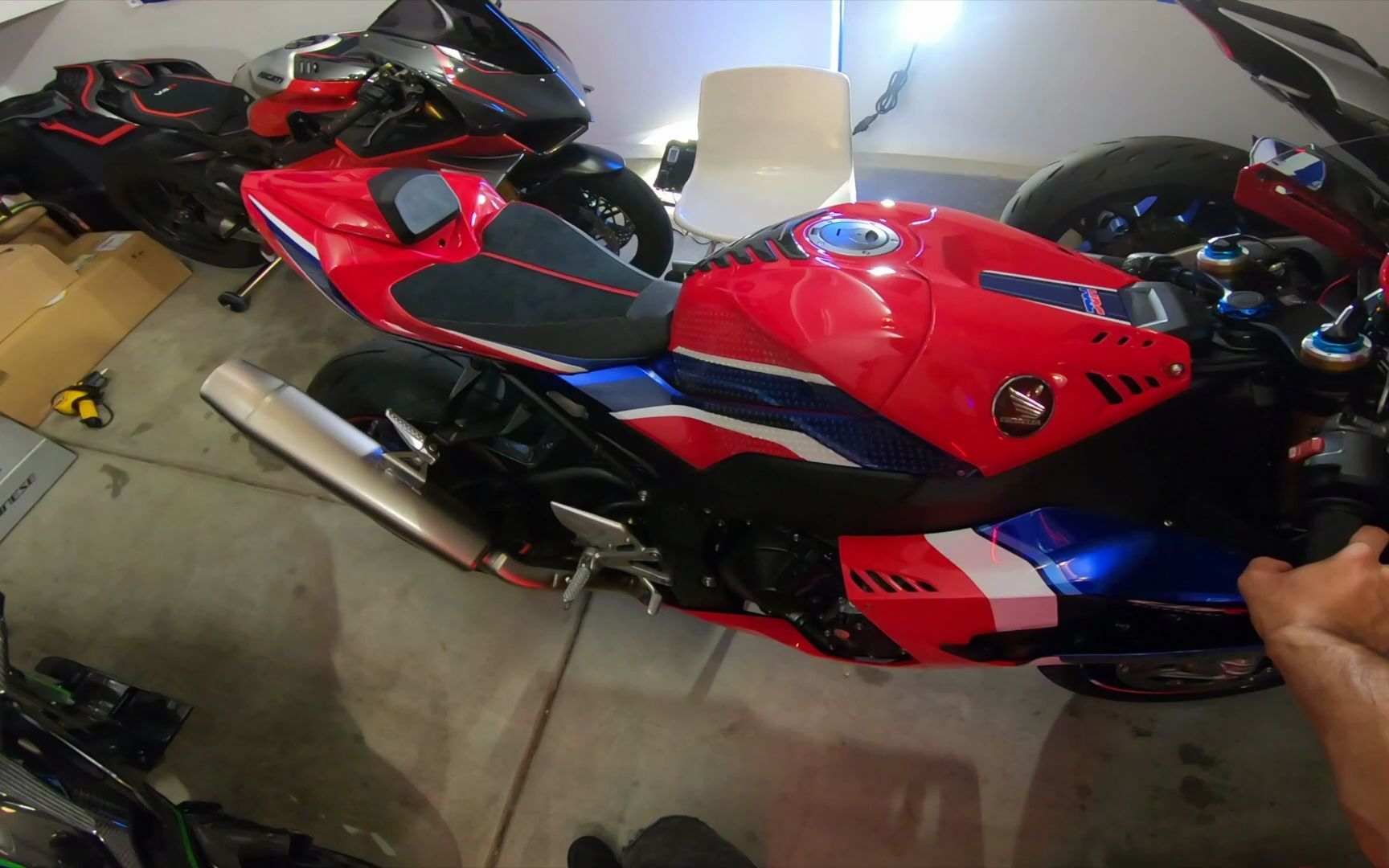 本田CBR1000RRTaking Delivery of My Honda CBR 1000 RRR SP哔哩哔哩bilibili