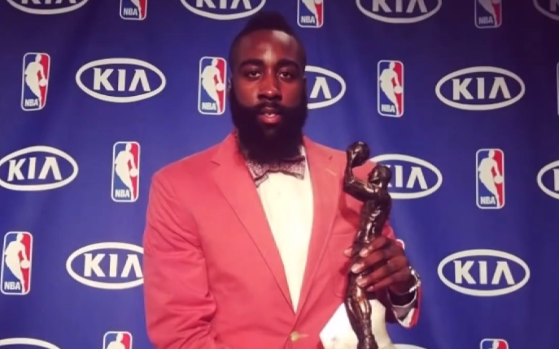 从最佳第六人到年度MVP!时尚大胡子James Harden哔哩哔哩bilibili