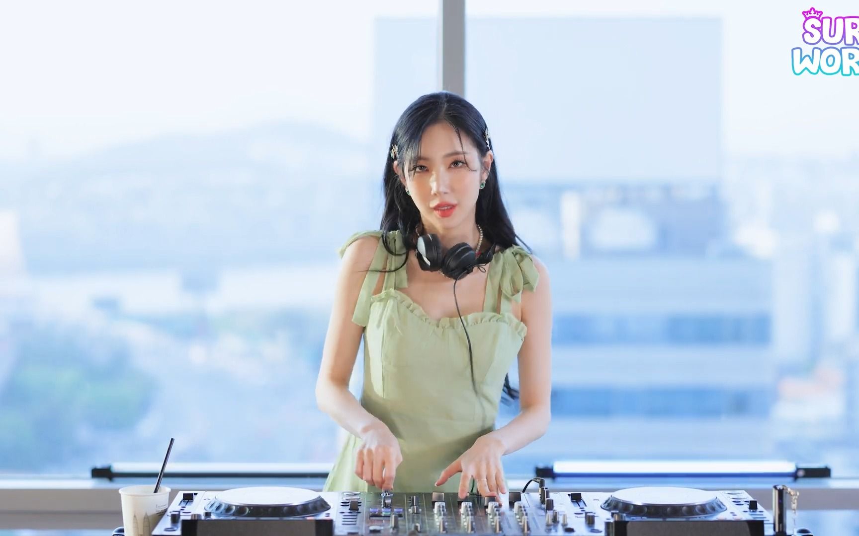 djsura85困的时候听的话会一下子醒过来开车兜风时听的edm