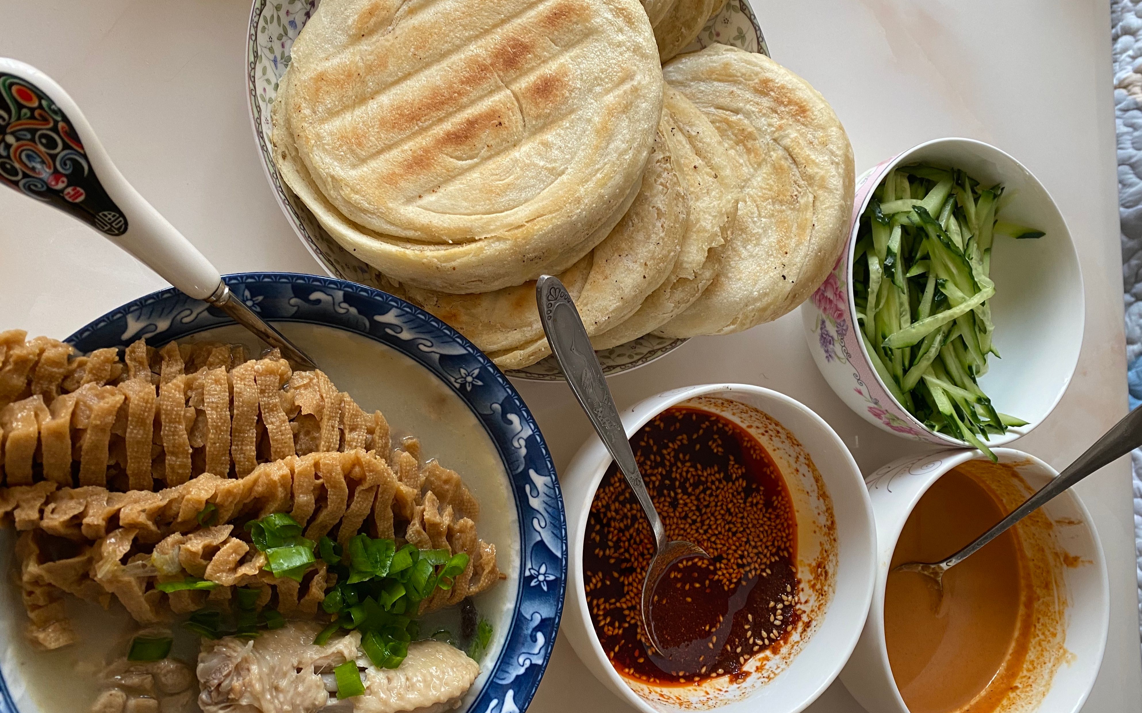 做个豆腐串夹馍以慰思乡之情吧