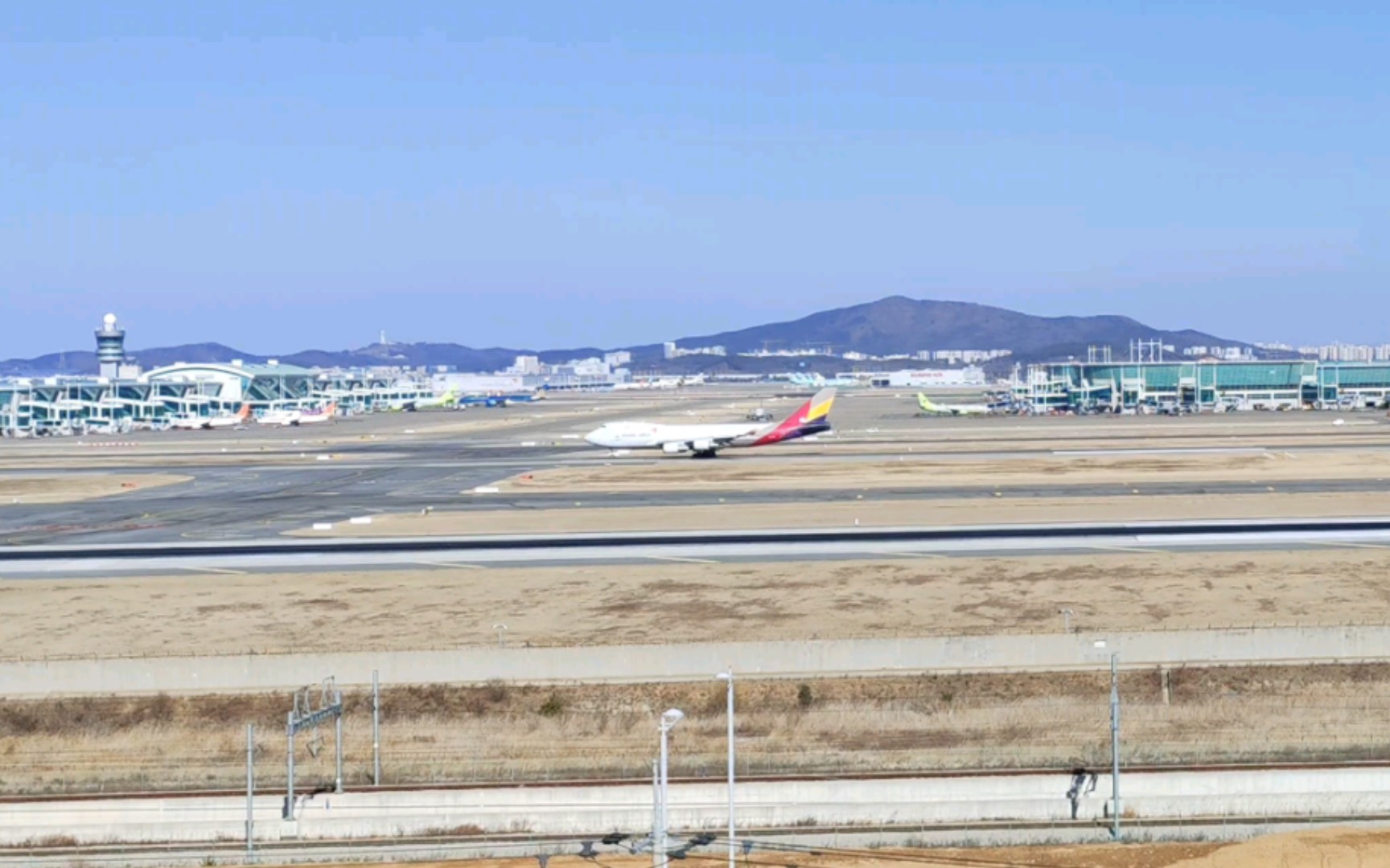 韩亚航空B744F首尔仁川机场34R起飞哔哩哔哩bilibili