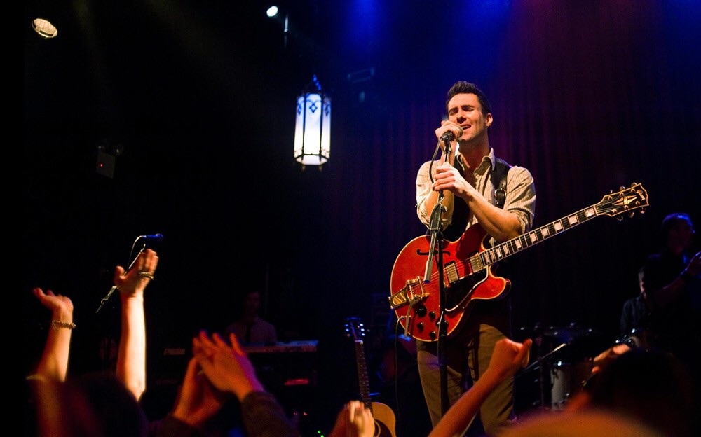 吉他弹唱「lost stars」看了一部特别好的电影,还有maroon 5主唱参演