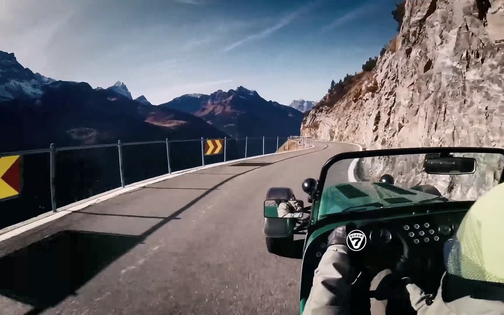 卡特汉姆Caterham 485s瑞士阿尔卑斯山8500转激情跑山哔哩哔哩bilibili