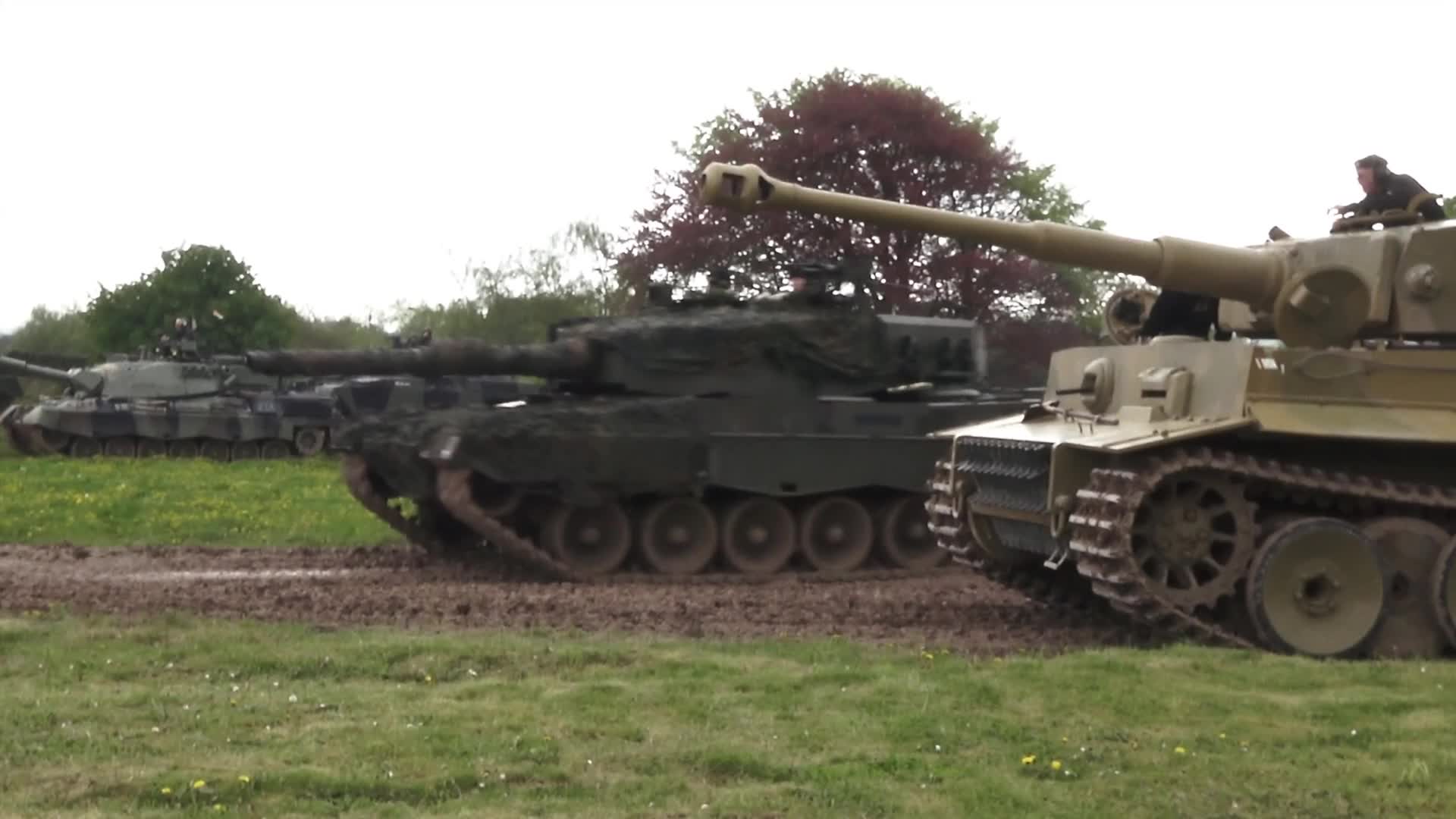 虎式坦克和豹1豹2坦克一同出场博文顿坦克博物馆
