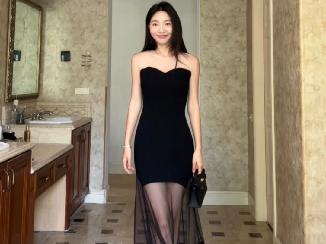 有点小性感的西装网纱裙