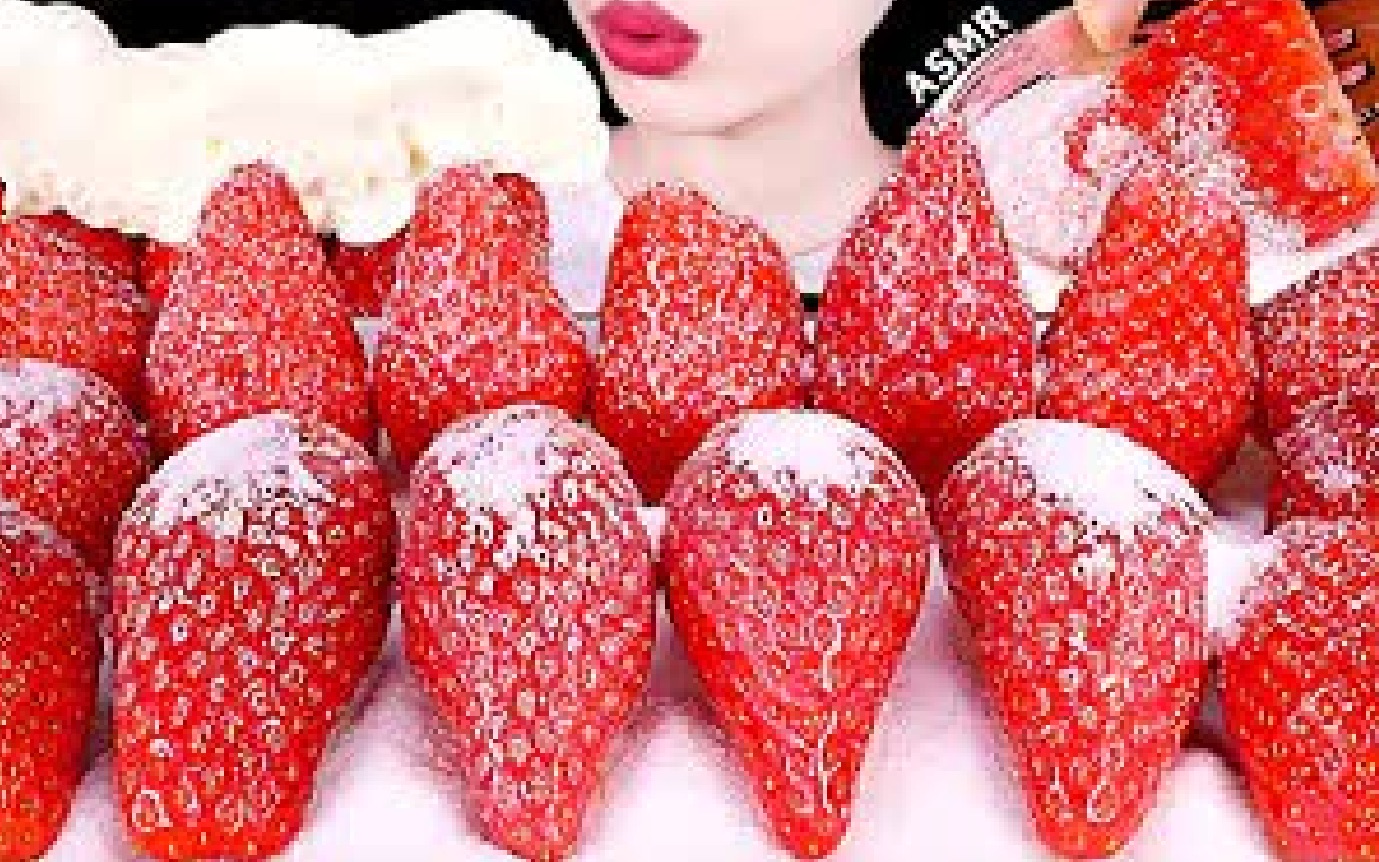 【mellawnie】吃播 糖霜草莓&鲜奶油